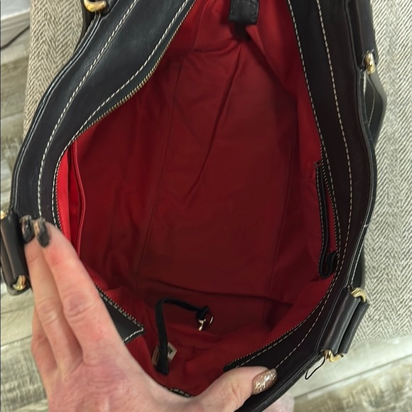 Dooney & Bourke Black and Tan Tote Bag with Signature Style - Picture 8 of 15